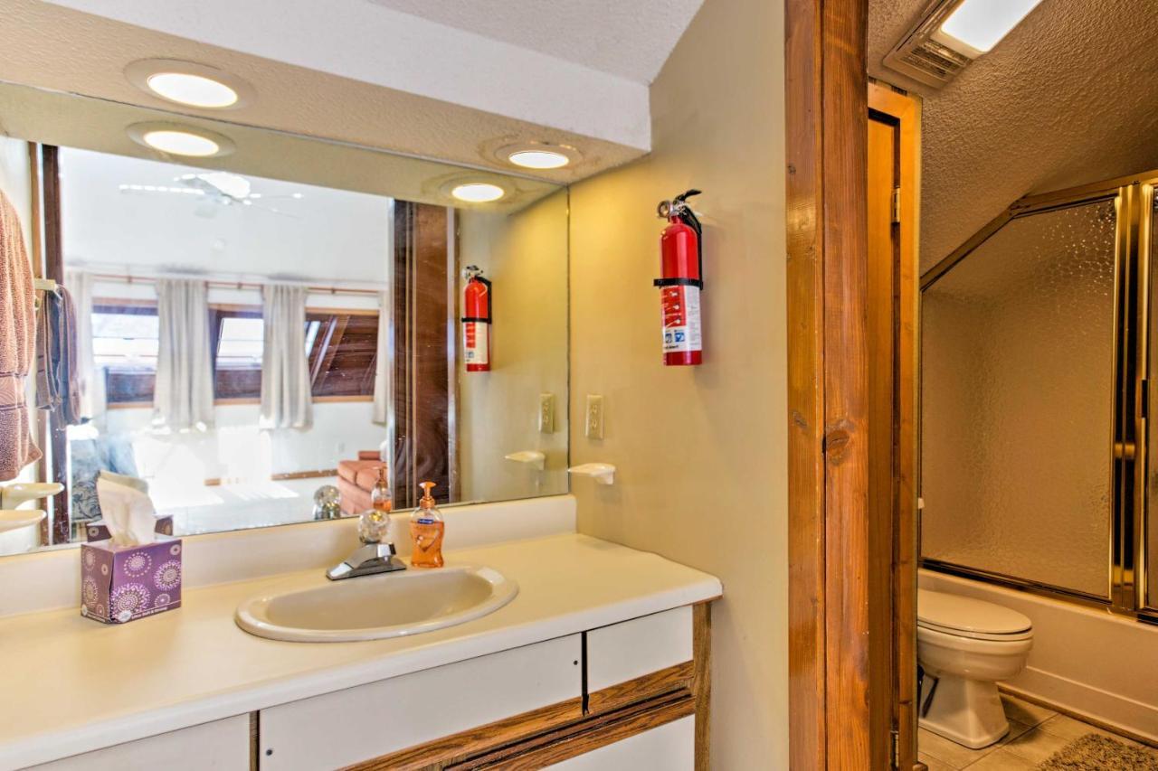 Pet-Friendly Beech Mountain Condo Steps To Slopes Екстериор снимка